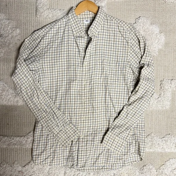 Uniqlo Flannel Check Button Down Shirt - Picture 8 of 9